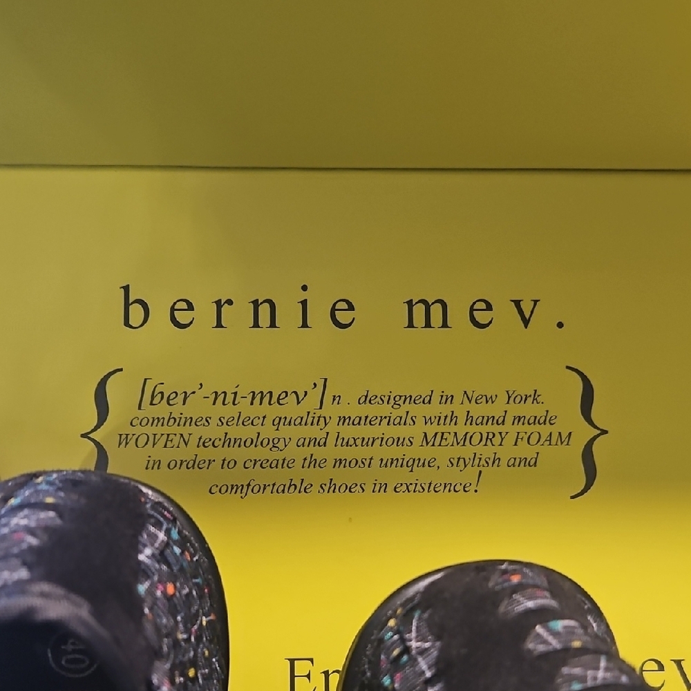 bernie mev. Black and Multicolor Wedges - Picture 8 of 8